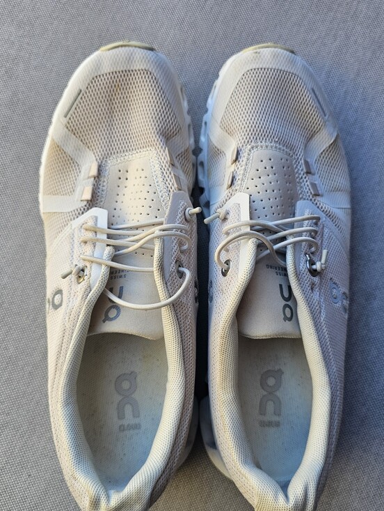 On Clouds Shoes - On Running Cloud Sneakers Women's Size 8 Cream White Lightweight Running Shoes